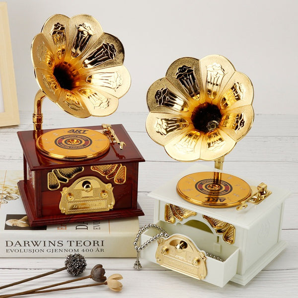 (Ready Stock) Amazthing Gramophone Shaped Music Box/Kotak Musik(White, Brown) Birthday Gift Home Decoration 留声机音乐盒